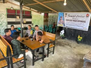 Iqbal Harahap Kapolsek tanah Sepenggal adakan Kegiatan Jumat Curhat di desa Lubuk Landai