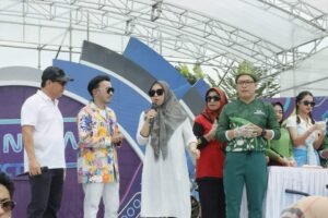Wako dan Ketua TP PKK Isi Acara Karnaval SCTV