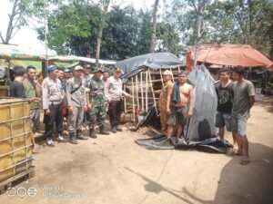 Polres berikan Himbauan dan Sosialisasi Pembongkaran Penyulingan Minyak Ilegal
