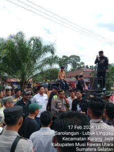 Tercium di TPS Dugaan Kecurangan Masyarakat Tutup Jalinsum dan Bakar Ban