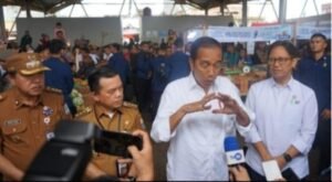 Warga Merangin Antusias Sambut Kedatangan Presiden Jokowi Kunjungi Pasar Rakyat dan Gudang Bulok