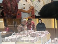BUPATI PATI KEMBALIKAN DUGAAN UANG KORUPSI