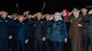 Bupati dan Wakil Bupati Musi Rawas Hadiri Renungan Suci di Taman Makam Pahlawan ​