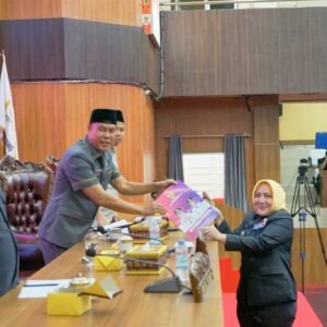 Bupati Ratna Machmud dan Wabup Suprayitno Hadiri Paripurna DPRD Musi Rawas