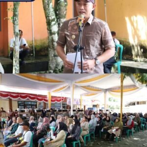 Wali Kota Lubuk Linggau Serahkan 100 Paket Bantuan Usaha Ekonomi Produktif dari Dinas Sosial Provinsi Sumsel
