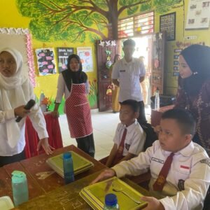 TIM SPPG Terusan Monitoring Ke SD Negeri 1 Sukamenang