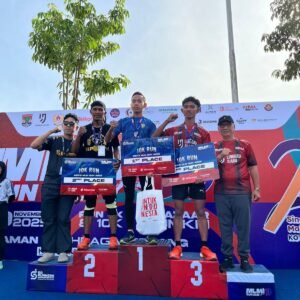 Wakil Wali Kota Lubuklinggau Serahkan Hadiah Pemenang MLM RUN 2025 di Taman Olahraga Megang