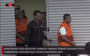 KPK TETAPKAN GUBERNUR RIAU TERSANGKA KORUPSI