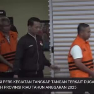 KPK TETAPKAN GUBERNUR RIAU TERSANGKA KORUPSI