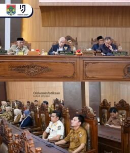 Wali Kota Lubuk Linggau Mendengarkan Pandangan Umum Fraksi DPRD Terhadap 6 Raperda