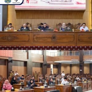 Wali Kota Lubuk Linggau Hadiri Paripurna DPRD, Sampaikan 1 Raperda Usulan Pemkot dan 5 Raperda Inisiatif DPRD